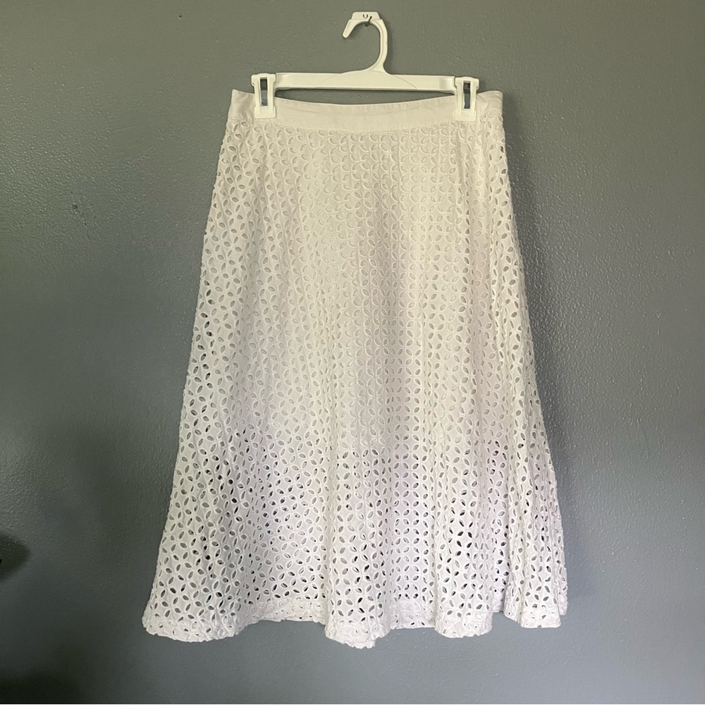 Elegant White Lace Skirt